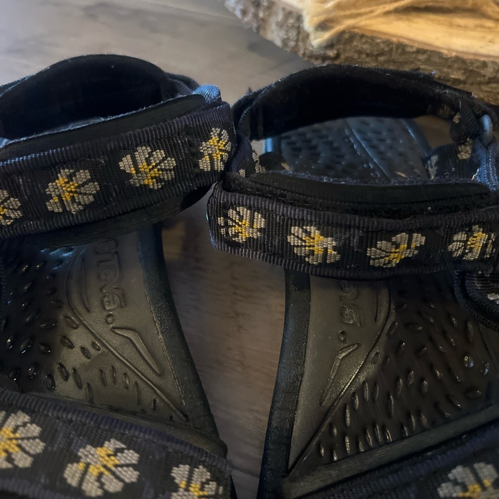 Teva Women's Black Hurricane Sandals with Yellow Floral Design - Picture 5 of 8